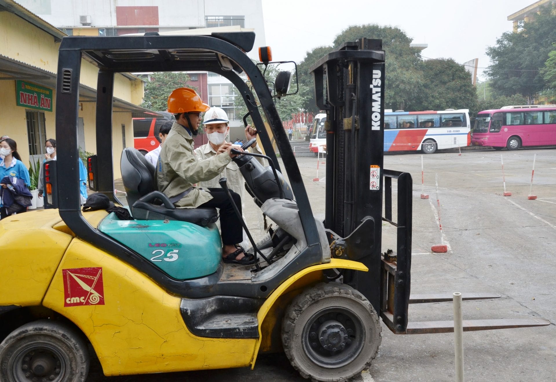 Học lái xe nâng, cấp chứng chỉ lái xe nâng tại Hải Dương sau khóa học