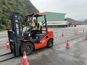 học lái xe nâng hết bao nhiêu tiền