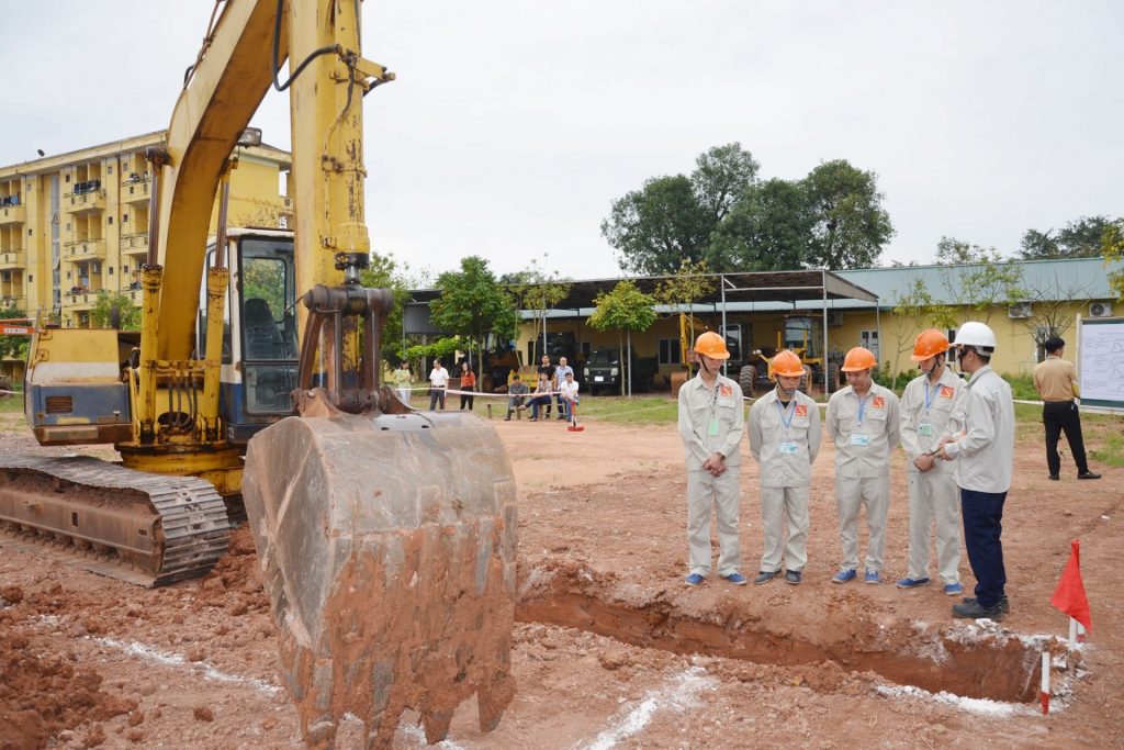 Khóa học lái máy xúc tại Hải Dương chuyên nghiệp