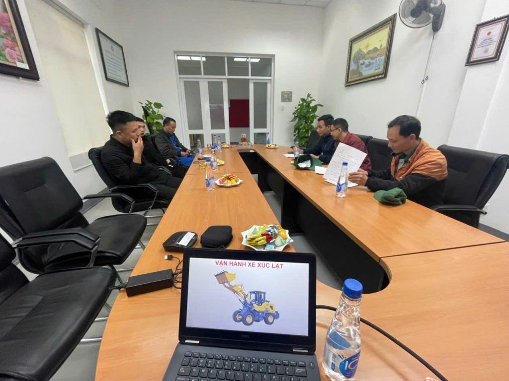 học lái máy xúc hết bao nhiêu tiền