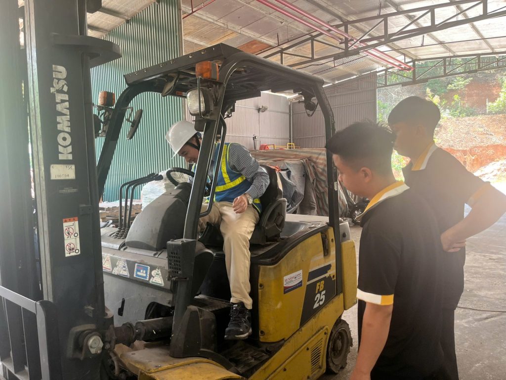 Học lái xe nâng tại Tây Ninh trực tiếp tại doanh nghiệp 5 học lái xe nâng tại Tây Ninh