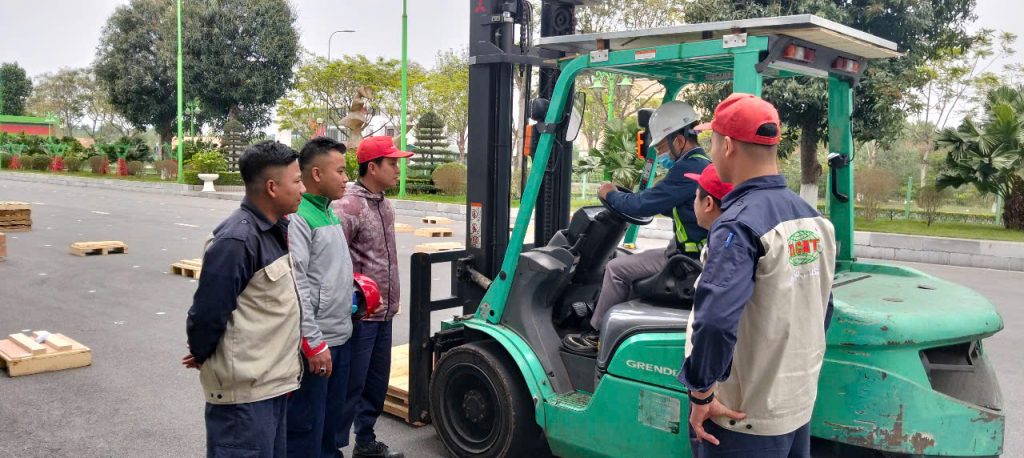 học lái xe nâng tại Đà Nẵng
