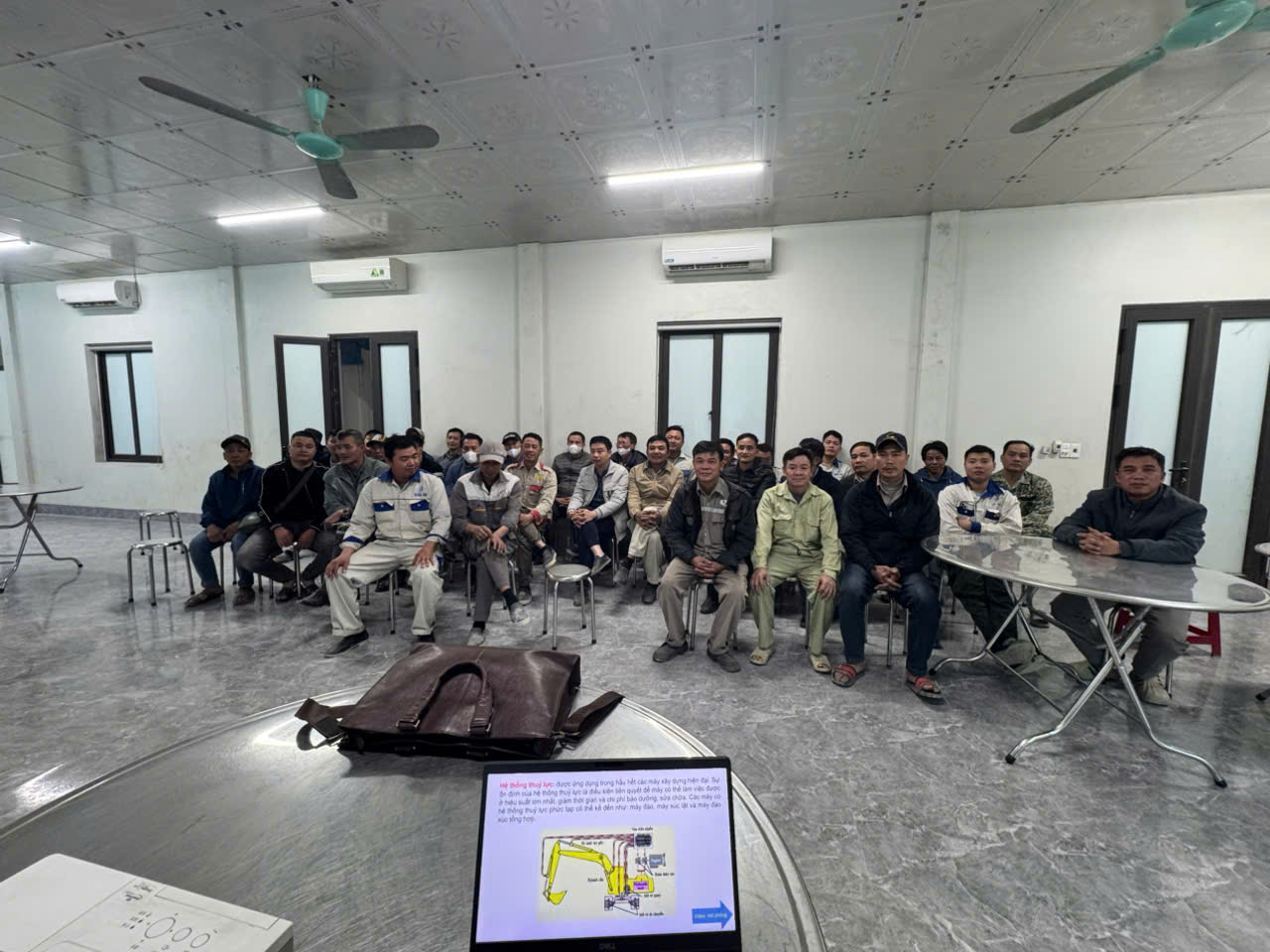 Học lái máy xúc tại Quảng Ngãi